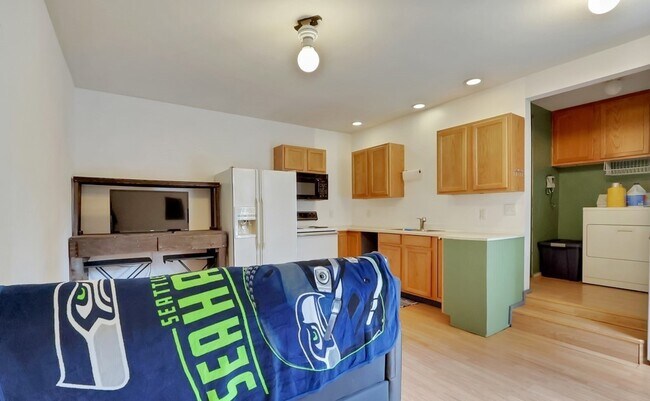 19914 119th St E in Bonney Lake, WA - Foto de edificio - Building Photo