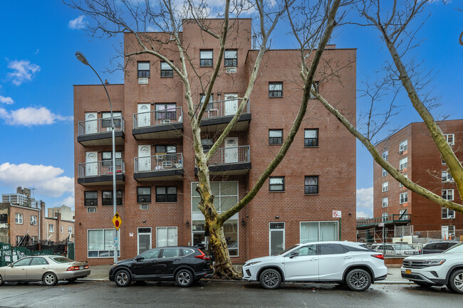 136-20 Cherry Ave in Flushing, NY - Building Photo - Building Photo