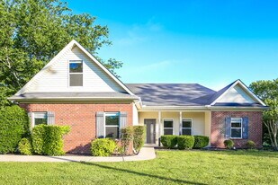 111 Parrish St in La Vergne, TN - Building Photo