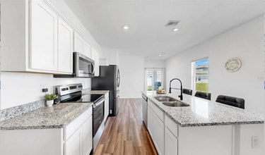 3552 Shade Fern Ln in Zephyrhills, FL - Building Photo - Building Photo