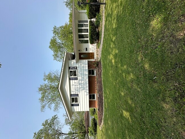 property at 18816 Park Ave