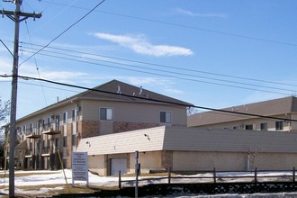 Highland Gables Apartments in Brooklyn Park, MN - Building Photo - Building Photo