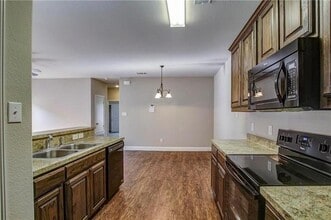 432 Canvas Ct in Crowley, TX - Building Photo - Building Photo