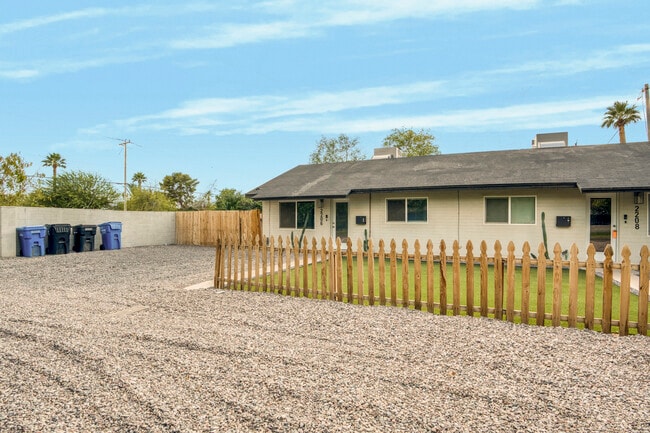 2206 N 26th St in Phoenix, AZ - Building Photo - Building Photo