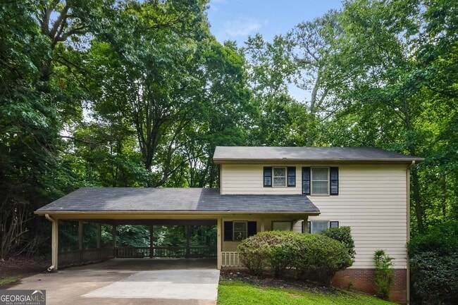 property at 3438 Mansfield Ln