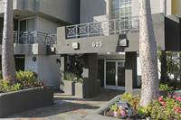 Hauser Apartments in Los Angeles, CA - Building Photo - Building Photo