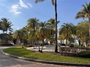 4360 NW 107th Ave in Doral, FL - Building Photo - Building Photo