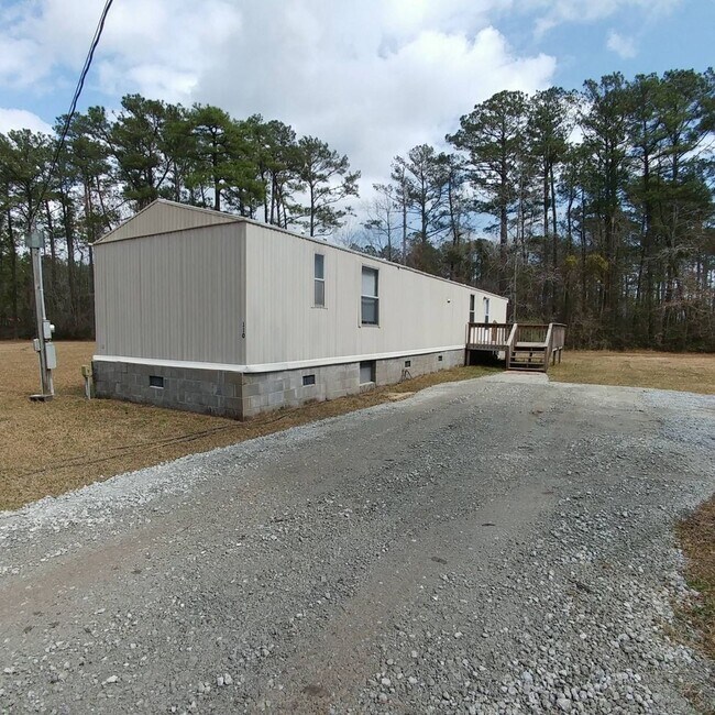 110 Poston Dr in Swansboro, NC - Building Photo - Building Photo