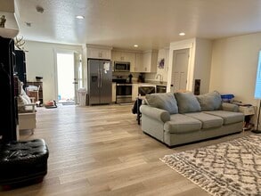 4349 Half Mile Rd, Unit Apartment in Cedar City, UT - Foto de edificio - Building Photo