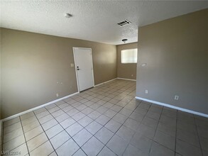 2605 E Cedar Ave in Las Vegas, NV - Building Photo - Building Photo