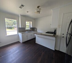 4909 Gum St in North Little Rock, AR - Building Photo - Building Photo