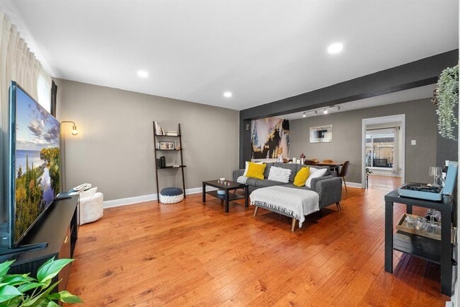 9009 N Plaza in Austin, TX - Building Photo - Building Photo