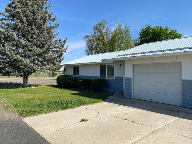 property at 402-402.5-4025 W 7th Ave