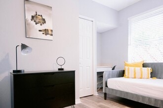 2616 S Crystal Lake Dr, Unit B in Orlando, FL - Building Photo - Building Photo