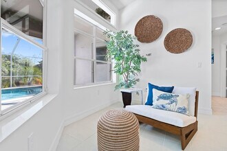 13 Cleveland Ct in Palm Coast, FL - Building Photo - Building Photo