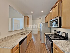 77 Bedford Park Dr in Newnan, GA - Building Photo - Building Photo