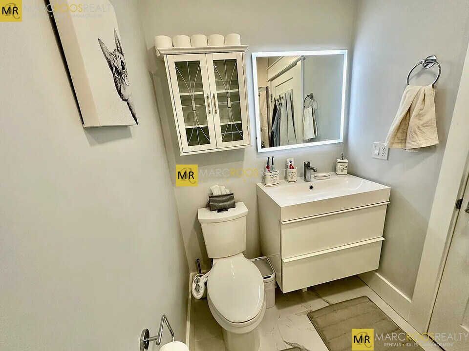 326 Chelsea St, Unit 1 in Boston, MA - Building Photo