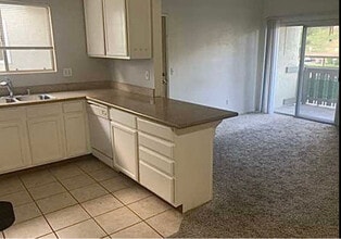 830 W Lincoln Ave in Escondido, CA - Building Photo - Building Photo