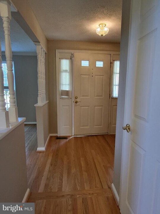 805 Cattail Ln NE in Leesburg, VA - Building Photo
