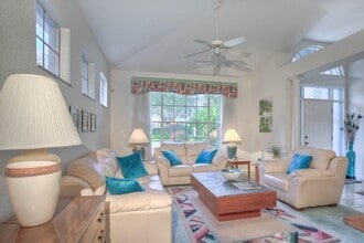 7101 Victoria Cir in University Park, FL - Building Photo - Building Photo