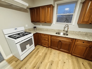 2315 E End Ave, Unit 2 in Chicago Heights, IL - Foto de edificio - Building Photo