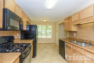 2183 Harmony Lakes Ct in Lithonia, GA - Foto de edificio - Building Photo