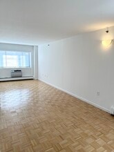 3212 23rd St, Unit 3 in Astoria, NY - Foto de edificio - Building Photo