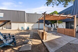 Magnolia Flats in Austin, TX - Building Photo