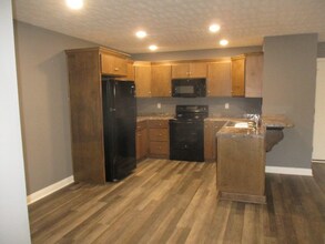 1504 Commerce Dr in Scottsville, KY - Building Photo - Building Photo