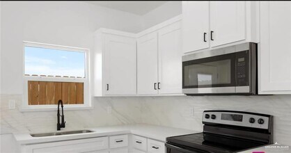 10 East St in McAllen, TX - Building Photo - Building Photo