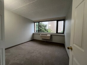 100 Jefferson Sq in Waterbury, CT - Building Photo - Building Photo