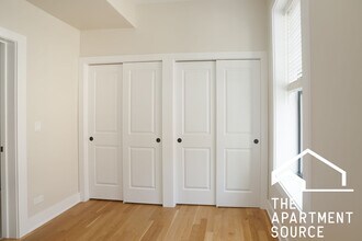 2258 N Southport Ave, Unit 2 in Chicago, IL - Building Photo - Building Photo