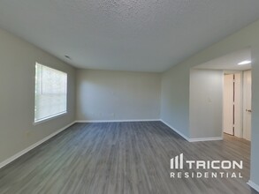 2806 Driving Wind Way in Indianapolis, IN - Building Photo - Building Photo