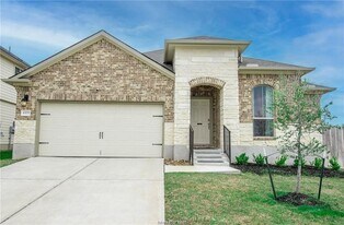 6375 Darlington Ave in College Station, TX - Building Photo