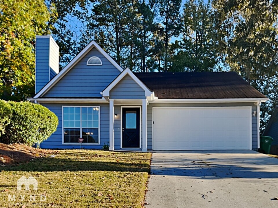 801 Shore Dr in Lithonia, GA - Building Photo