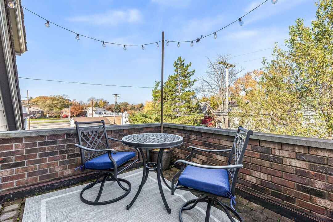 522 W Hudson Ave in Royal Oak, MI - Building Photo