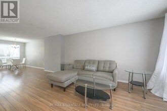 925-925 Lawson Rd in London, ON - Building Photo - Building Photo