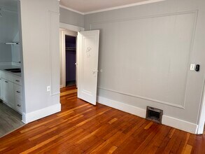 24 Corinne St SW, Unit #2 in Grand Rapids, MI - Building Photo - Building Photo