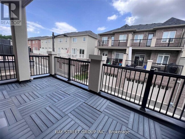 3325 Carding Mill Trail in Oakville, ON - Building Photo - Building Photo