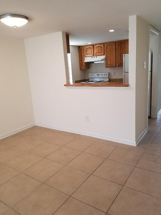 5106 W Esplanade Ave, Unit 5106 in Metairie, LA - Foto de edificio