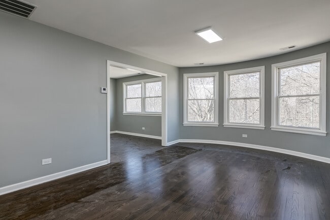 5843 N Cicero Ave in Chicago, IL - Building Photo - Building Photo