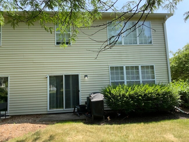 2715 McHenry Ave in Naperville, IL - Building Photo - Building Photo