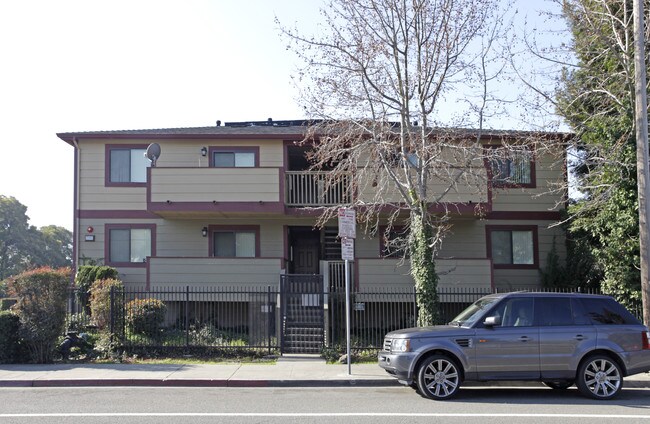 Creekside Villas in Hayward, CA - Foto de edificio - Building Photo