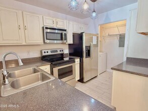 1880 E Morten Ave in Phoenix, AZ - Building Photo - Building Photo