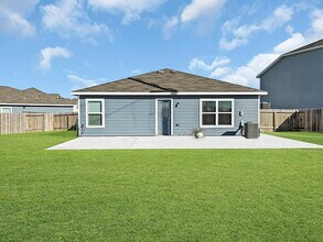 5502 Rainbow Rd. in Mont Belvieu, TX - Building Photo - Building Photo