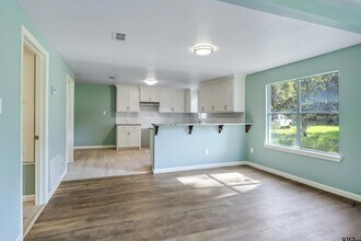 1333 Montgomery Gardens in Tyler, TX - Foto de edificio - Building Photo