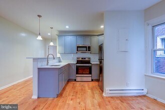 4924 Chestnut St in Philadelphia, PA - Building Photo - Building Photo