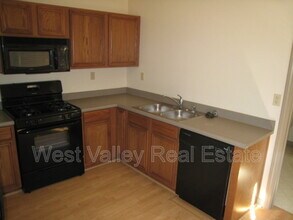 522 Center St in Taft, CA - Building Photo - Building Photo