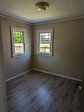 2075 Berry St SE in Salem, OR - Foto de edificio - Building Photo