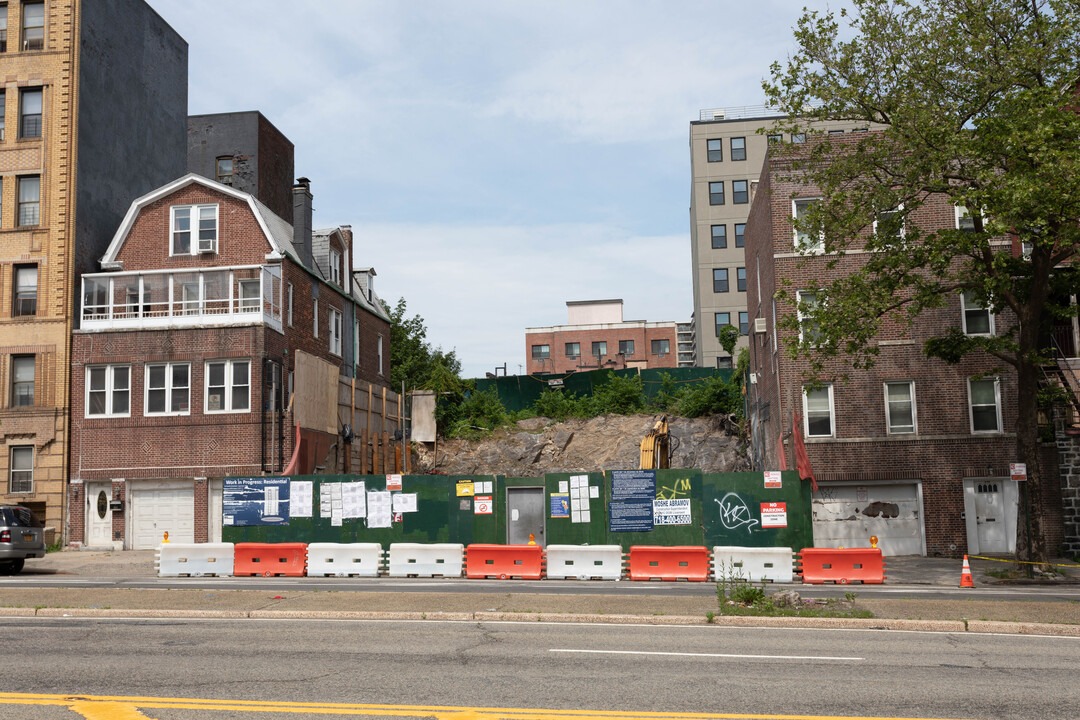 3187 Grand Concourse in Bronx, NY - Foto de edificio